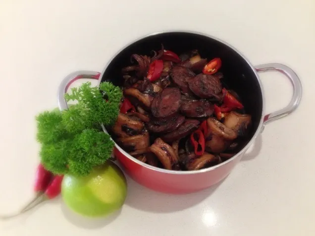 Squid adobo with Spanish chorizo|Erwinさん