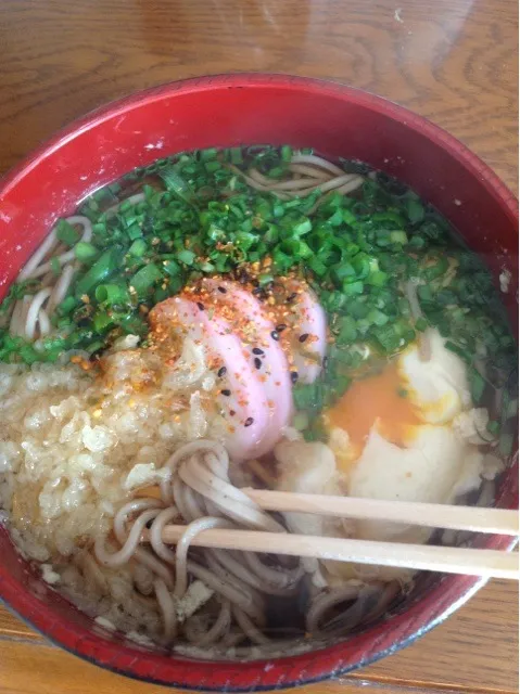 Snapdishの料理写真:二日酔いの朝ご飯 タヌキ蕎麦|RUMIさん