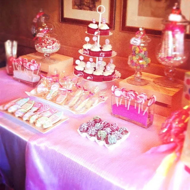 Snapdishの料理写真:My first baby shower job, I did all the decoration and made all the bake goods!!|janice Williamsさん