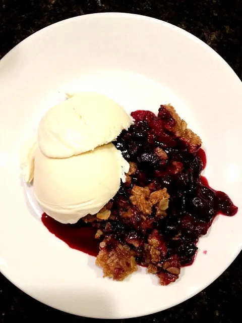 Chilean Cherry berry Crisp|lana pさん