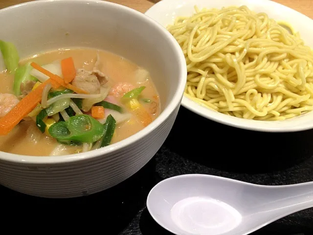 つけちゃんぽん 濃厚とんこつみそ味 麺2倍|ひろろーんさん