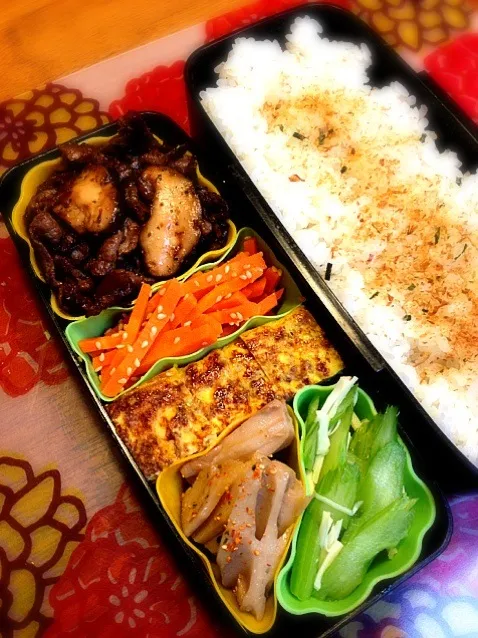 牛肉と椎茸甘辛炒め弁当♪|まりさん