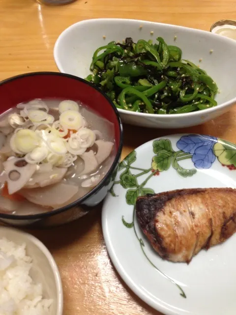 けんちん汁とピーマンの和え物、鰤の塩焼き|大山 かずえさん