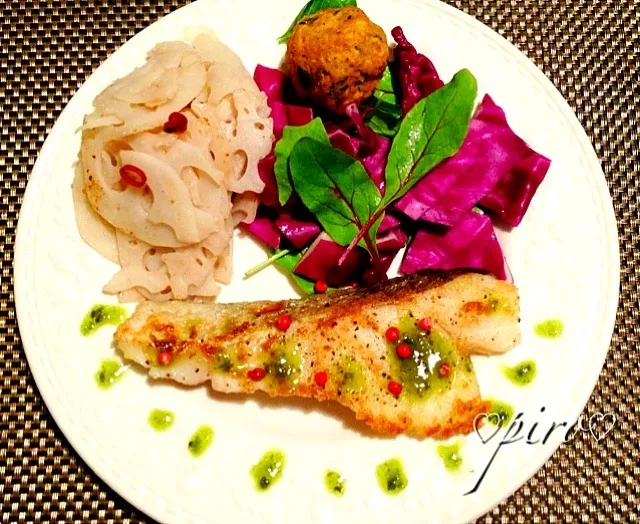 🐟真鱈のムニエル 蓮根の塩きんぴら かぼちゃのサラダCod meuniere.Salt fried lotus root. Pumpkin salad.|ピロさん