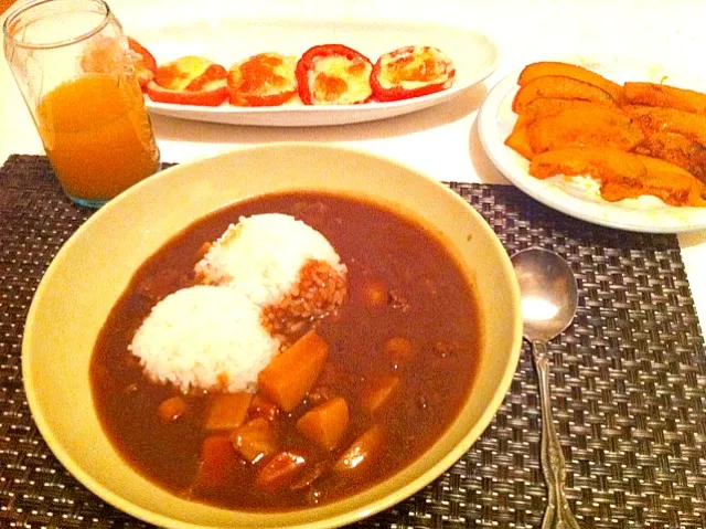 チョウ久しぶりにカレー食べた|tsatsaさん