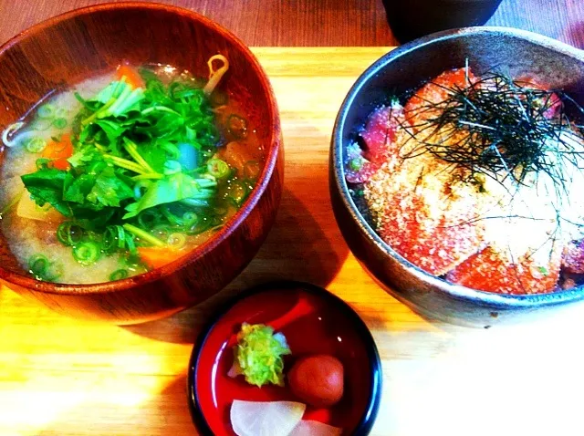 Snapdishの料理写真:まぐろの漬け丼。|tomoさん