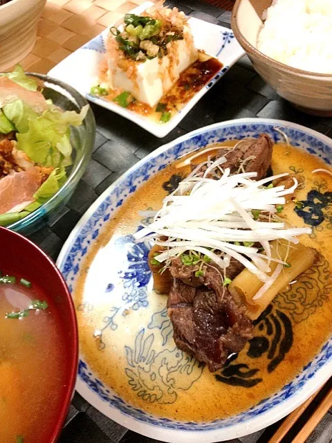 今日のおゆうはん♡豚スネ肉の中華煮、昨日の残りのサラダw揚げ玉の冷ややっこ♡|ゆき☆さん