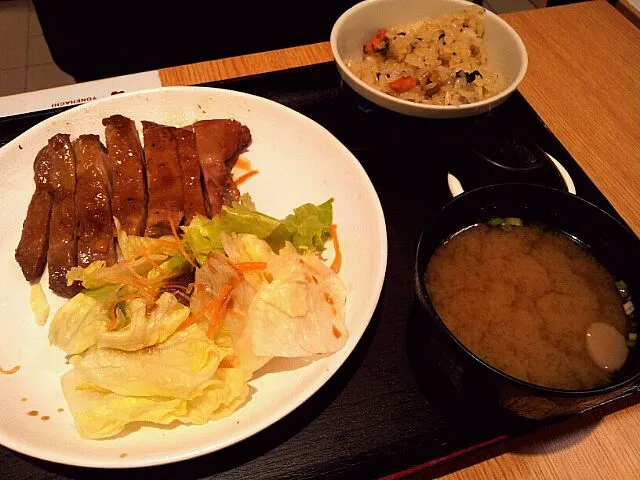 Snapdishの料理写真:chicken teriyaki set with scallop okowa|genさん