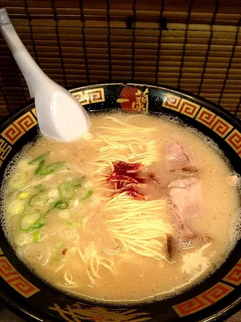 Snapdishの料理写真:とんこつラーメン。|popoさん