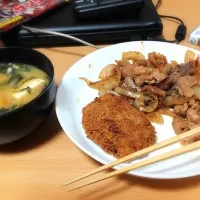 Snapdishの料理写真:豚肉味噌漬け、水菜と豆腐の味噌汁|さゆさん