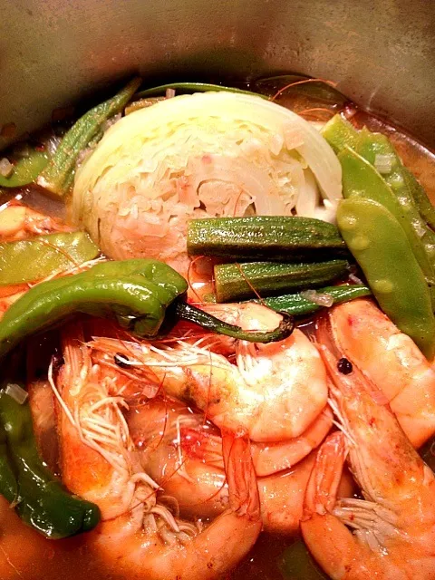 Spicy shrimp sinigang (tamarind broth)|Emmie Pizarroさん