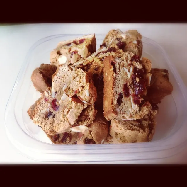 Snapdishの料理写真:Almonds&cranberry biscotti ~~|Qinさん