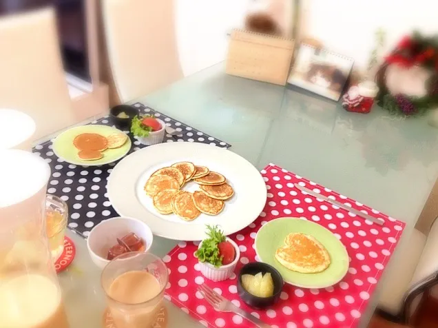 Snapdishの料理写真:パンケーキの朝食( ´ ▽ ` )ﾉ|Sasaさん