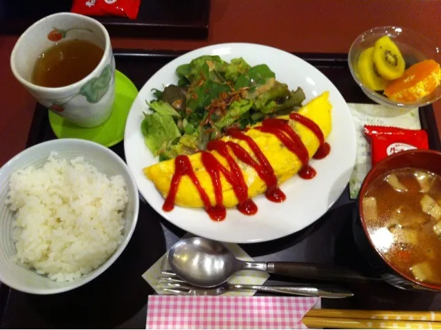 今日の彩茶さんのお昼ご飯。優しくて美味しかったです～。初めて連れて行った友達も満足してくれました！これで500円ですぜ、奥さん！|りっちょさん