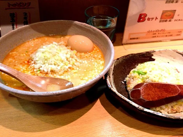 担々麺とレタスチャーハン|おまつさん