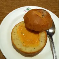 Snapdishの料理写真:カニクリームパンスープ|チアキ.ローランさん