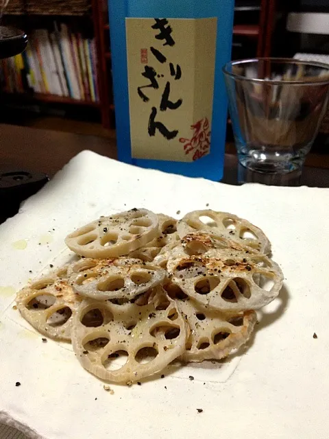 Snapdishの料理写真:焼きれんこん♪|きゃおさん