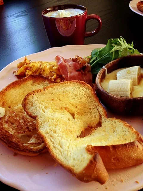 自家製パンでブランチ|etaさん