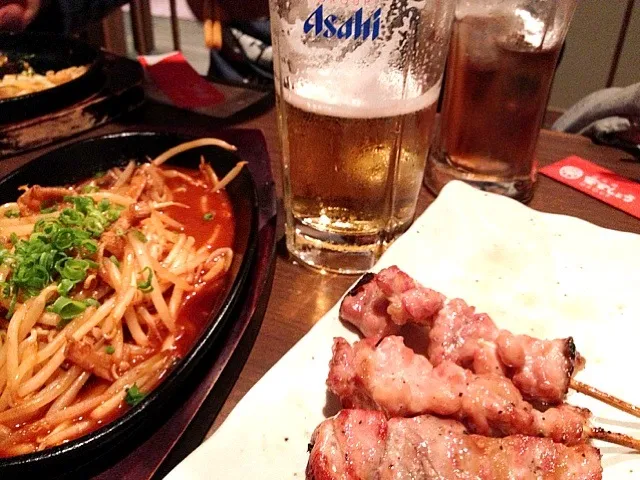 焼き鳥、豚もやしキムチ風、ビール♪|Konohaさん