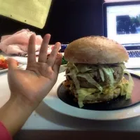 Snapdishの料理写真:Massive burger|charinsさん