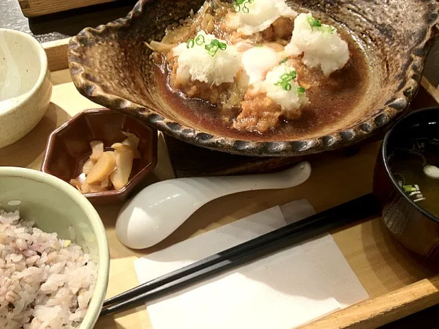 チキンかあさん煮土鍋定食|さくさくぱんださん