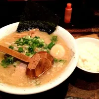 Snapdishの料理写真:市ヶ谷 百舌 塩ラーメン|かむかまさん