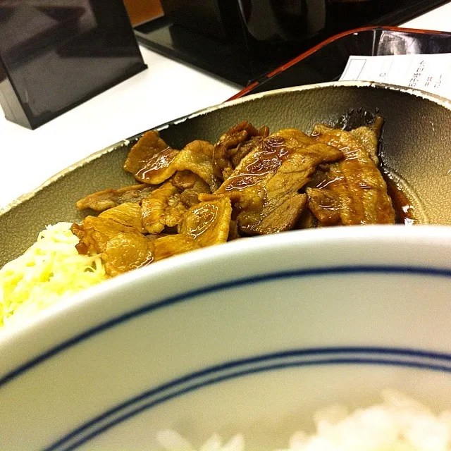 美味そうに撮るって難しい…w 豚焼定食。|かじぃさん