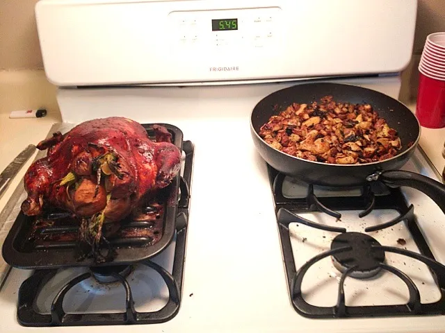 Stuffed chicken and roasted red potatoes.|bailey mcdowellさん