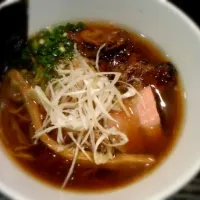 Snapdishの料理写真:牛醤油ラーメン|かおりんさん