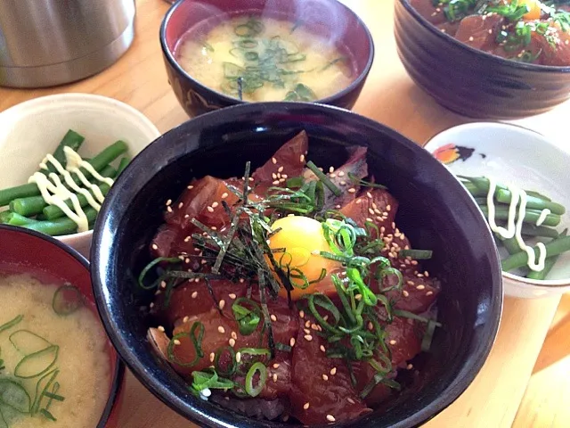 夫が釣ったハマチで漬け丼☆|ともこさん