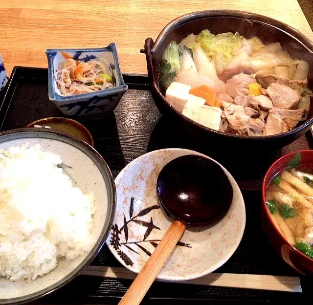 まぐろ鍋定食@やまぎし|ヨーコさん