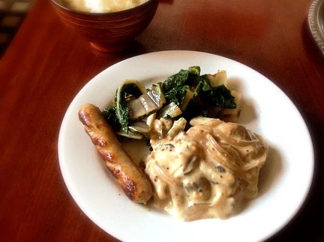 Sautéed chicken w cream mushroom sauce and stir fry silver beet|kazuko Tsujiさん