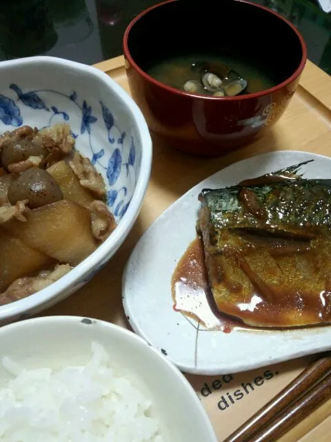 Snapdishの料理写真:鯖の味噌煮☆大根とこんにゃくと豚バラの煮物☆蜆の味噌汁|加藤智子さん