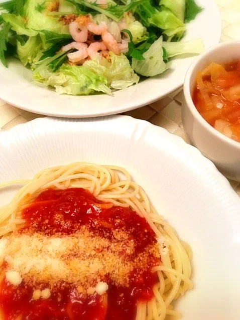 夕飯〜ミートソースパスタ シュリンプサラダ スープ〜|美羽さん