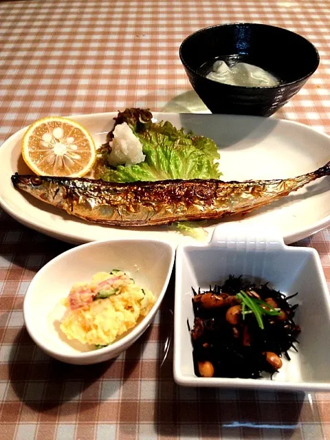 秋刀魚＊ひじき煮＊餃子スープ＊ポテトサラダ|彩子さん