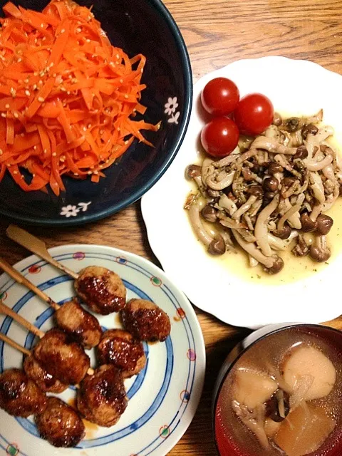 ・芋煮 ・つくね串 ・しめじバジルソース炒め ・ニンジンのナムル|美也子さん