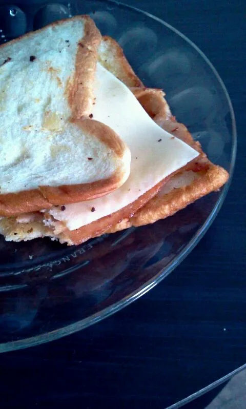 Snapdishの料理写真:cheese sandwich|nur allishaさん