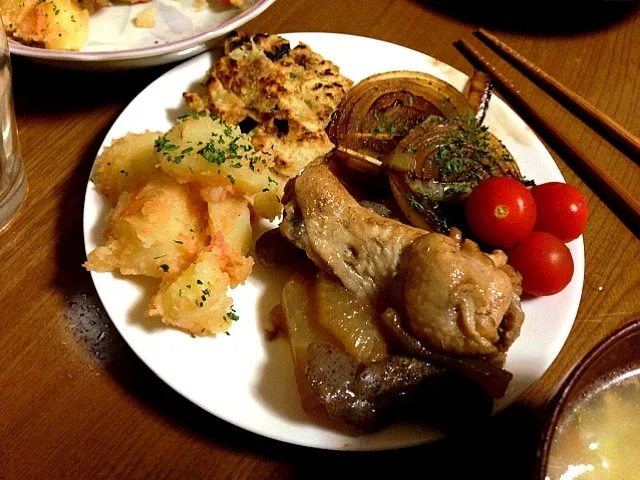 手羽元煮+玉ねぎステーキ+タラモサラダ+チヂミモドキ|ゆぎめしさん