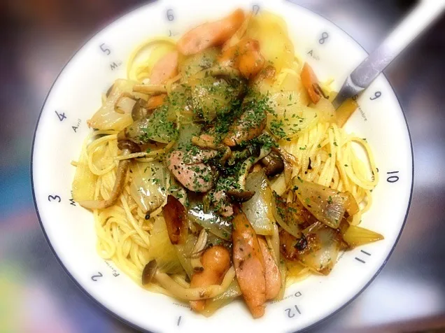 Snapdishの料理写真:きのことウインナーの和風パスタ|ando_kumikoさん