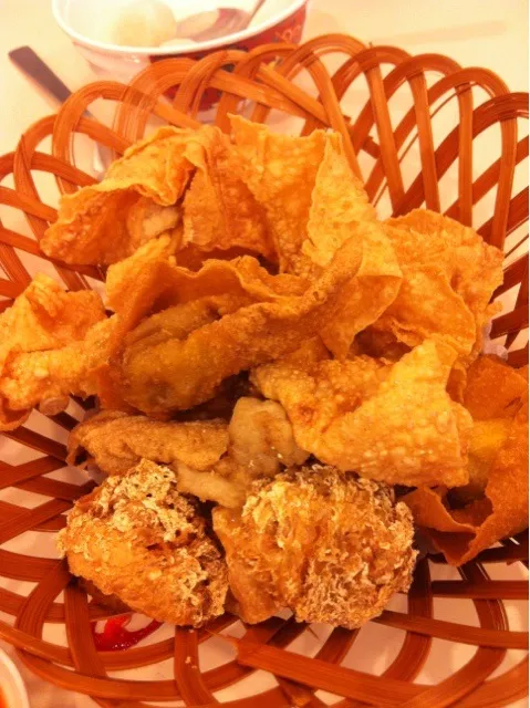 Fried fish mix basket|laumeikuanさん