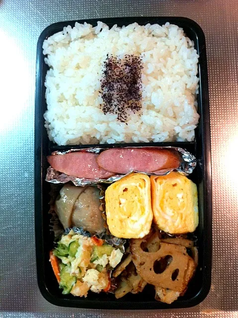 11/20のお弁当  小芋のたいたん、出し巻き、ウィンナー、蓮根とちくわの金平、ポテトサラダ|由紀子さん