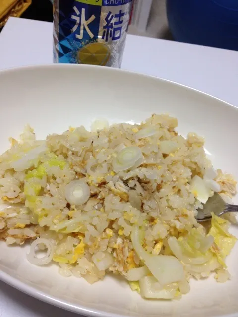 実は、ホタテの出汁がめちゃめちゃきいているチャーハン。すごく美味しかった！ 野菜は、白菜と少々のネギ。 ありがとう！|Atsueさん