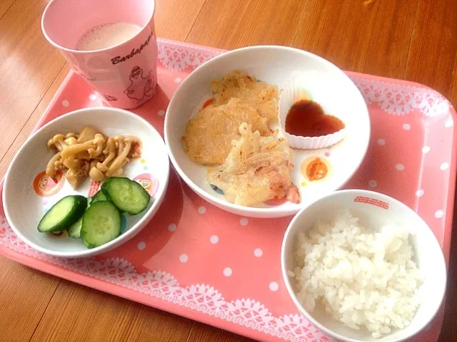 2歳ランチ☆大根もちときのこの醤油麹和え|溜池さん