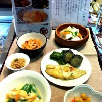 Snapdishの料理写真:今日のディスプレイ 2012/11/20|おばんざい おのうえさん