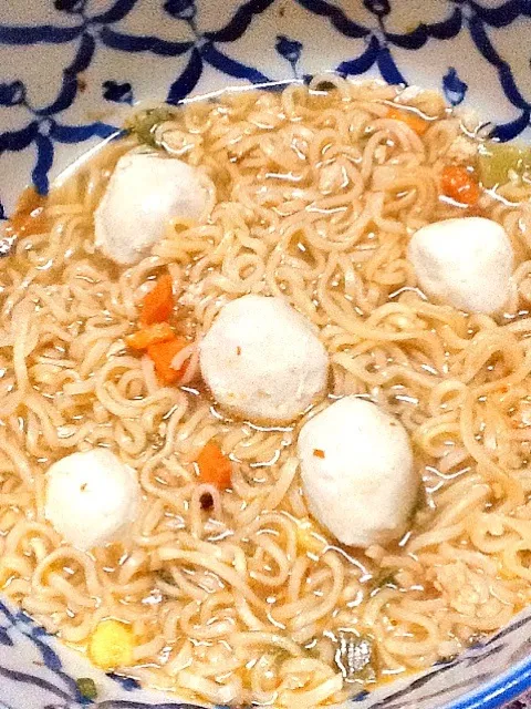 Snapdishの料理写真:Instant Thai Noodles with Pork Ball|Little Tomatoさん