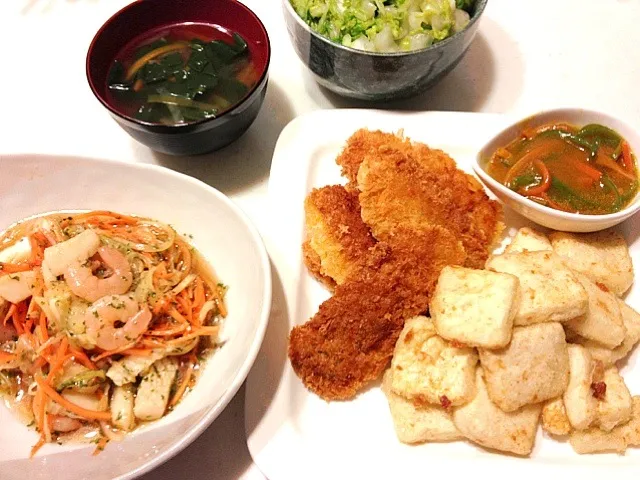 白身魚と豆腐のカレー風味あんかけ添え、エビとイカのマリネ、ほうれん草のコンソメスープ、白菜の即席漬け♪♪|Konohaさん