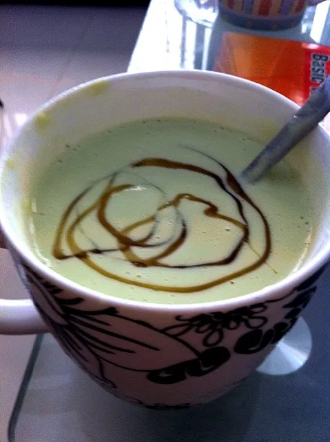 Snapdishの料理写真:Avocado milkshake with maple syrup :3|manasi bhargavさん