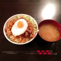 豚丼＆もやしのお味噌汁|いべりこ様さん