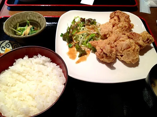 地鶏の唐揚げ定食(^-^)/|てじぱぱさん