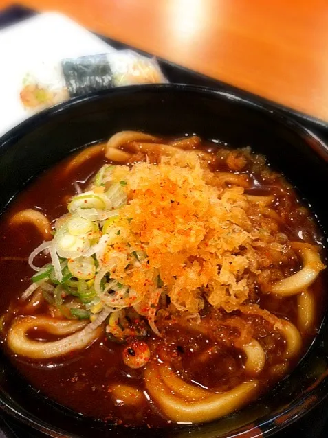 味噌うどん(並)、鳥天むす。これ、讃岐うどんを名乗っていいのか…？美味しいんだけども。|liccaさん